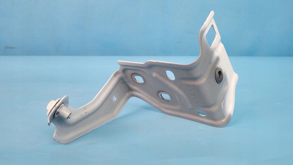 Mercedes eqa 250 кронштейн кронштейн крила ліва a2478811500 a2478807901 Оригінал