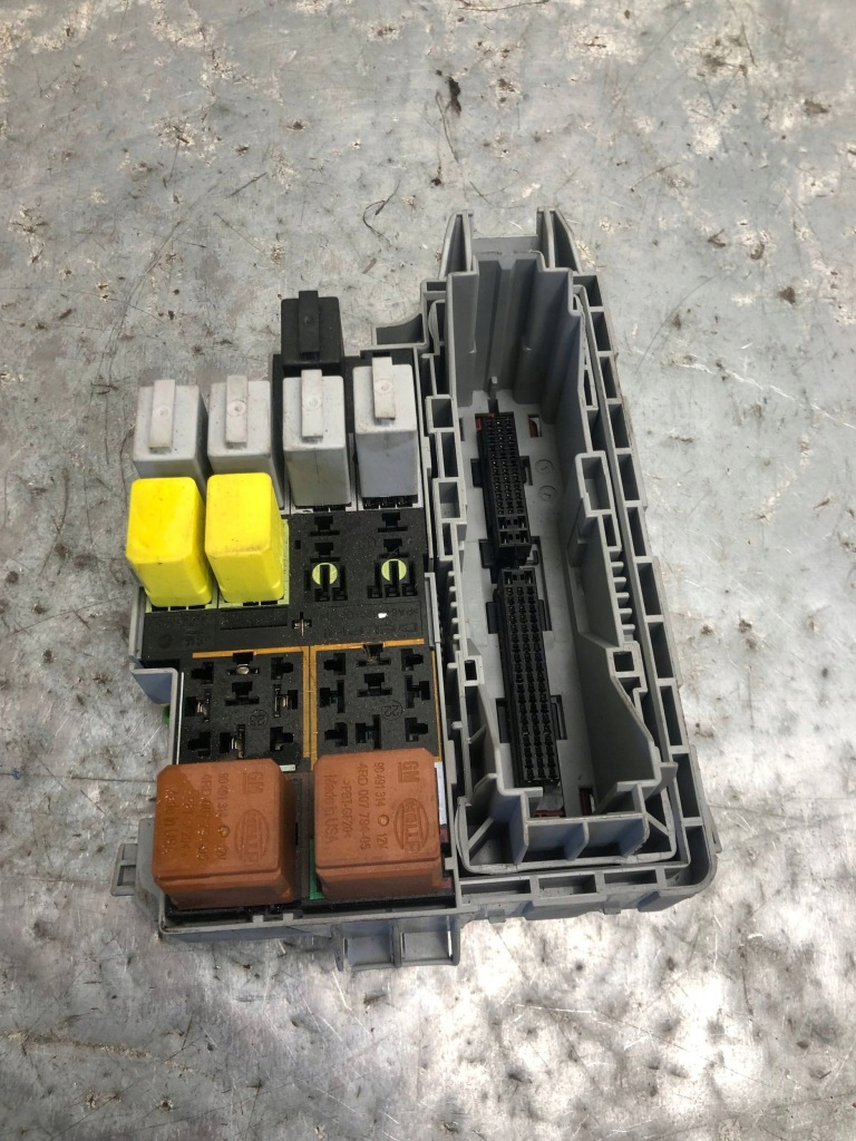 фото №1, Коробка предохранителей opel meriva a lift 93363140
