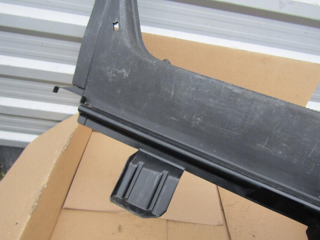 фото №9, 3 mercedes w210 98' sedan пластик захист поперечина заднього замка багажника