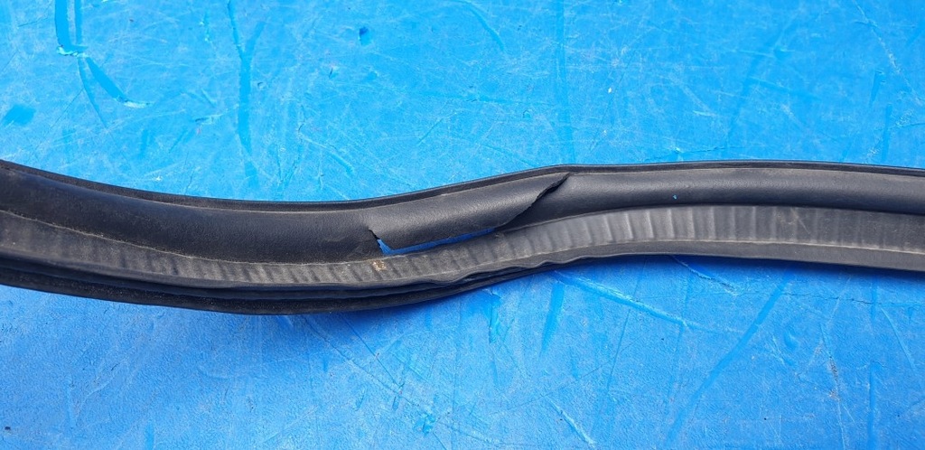 фото №14, Прокладка крышки задний багажника chevrolet corvette c6