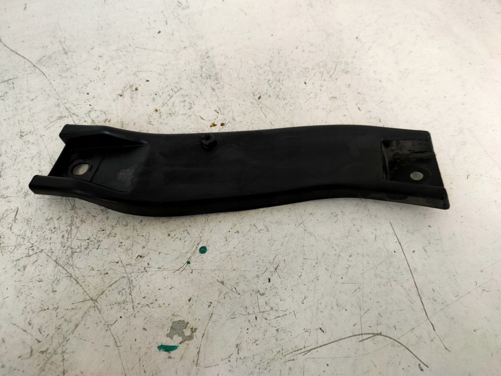 фото №1, Напрямна бампера лівий перед audi a4 b6 8h0807203