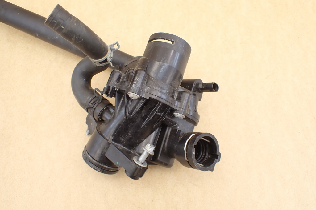 фото №7, Термостат корпус шланг труба a2742000115 mercedes glc x253 2.0 cgi 274920