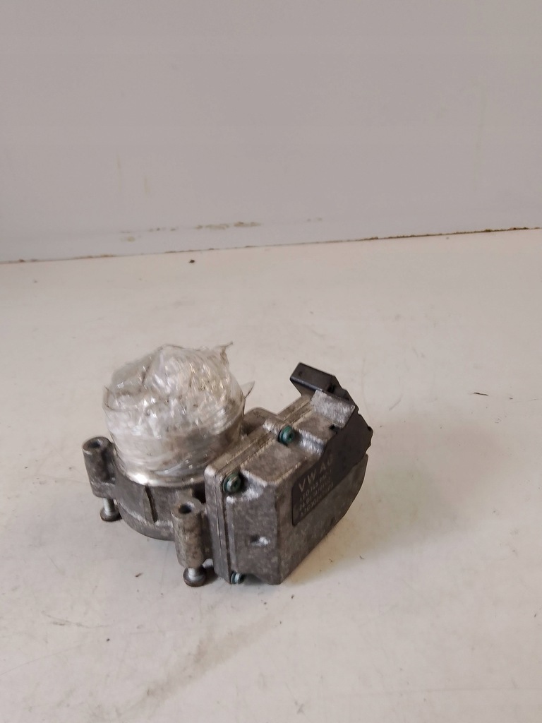 фото №1, Audi a5 8t coupe дроссельная заслонка 4e0145950