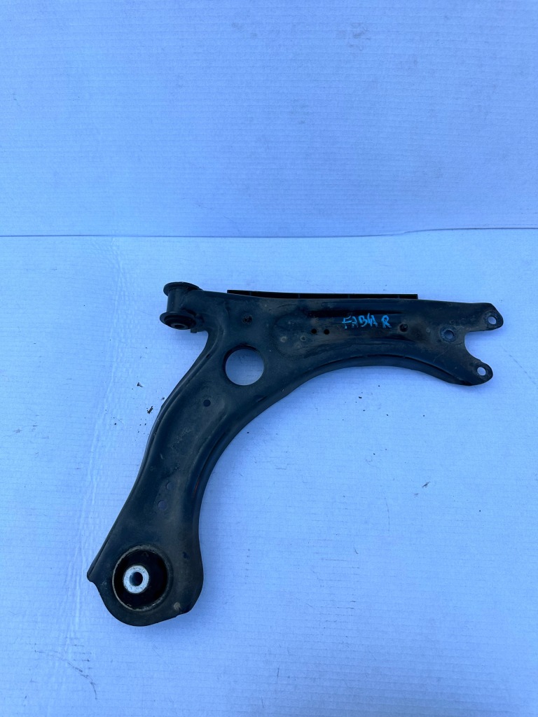 фото №1, Fabia iv polo t-cross рычаг правый перед
