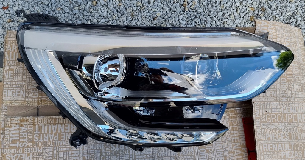 фото №1, Новый фара renault megane iv правый 260100506r
