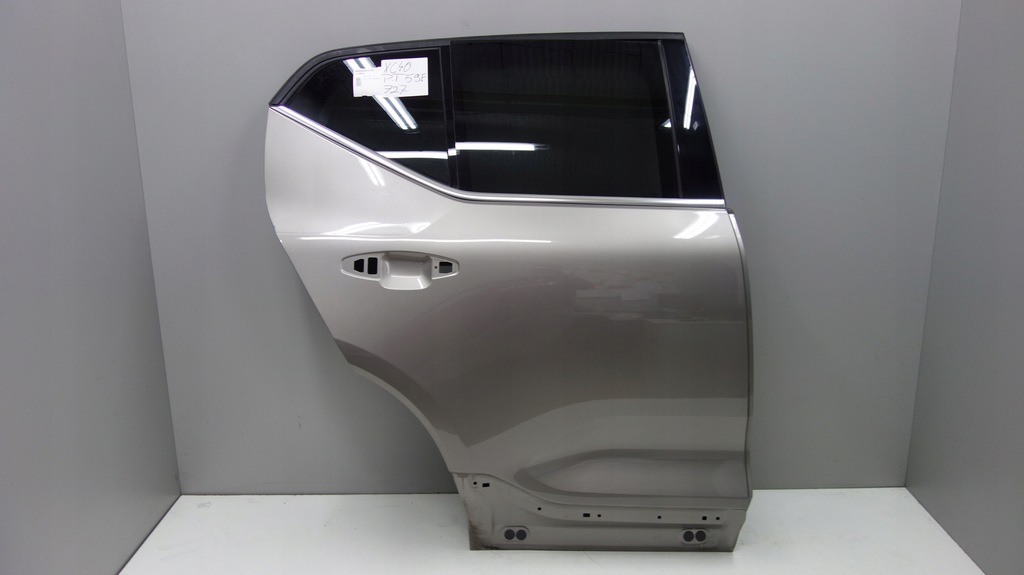 фото №1, Volvo xc40 дверь правое задние 727