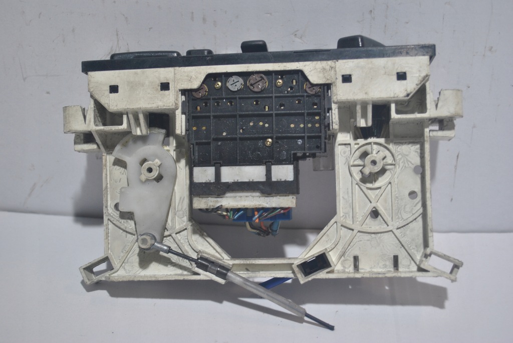 фото №6, Панель керування вентиляція mitsubishi carisma ii