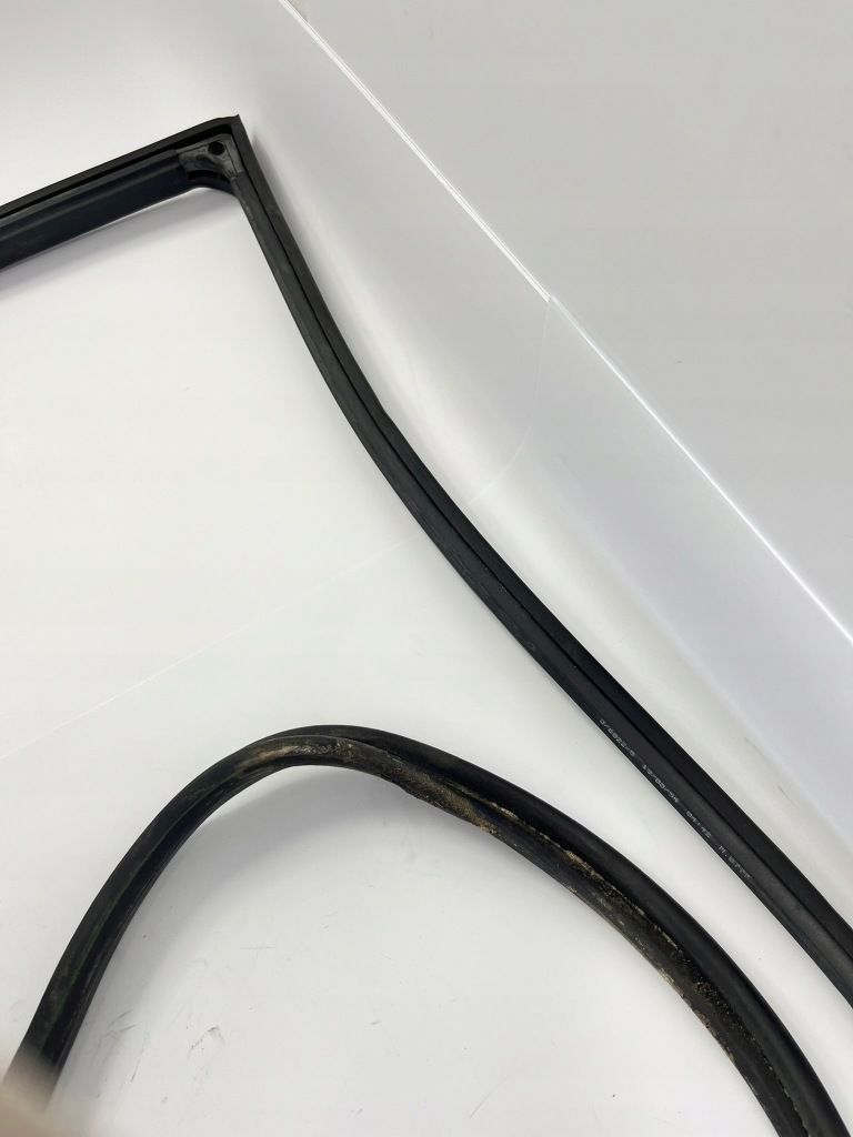 фото №11, Прокладка гумовий двері правий перед права передня mercedes w124 sedan kombi