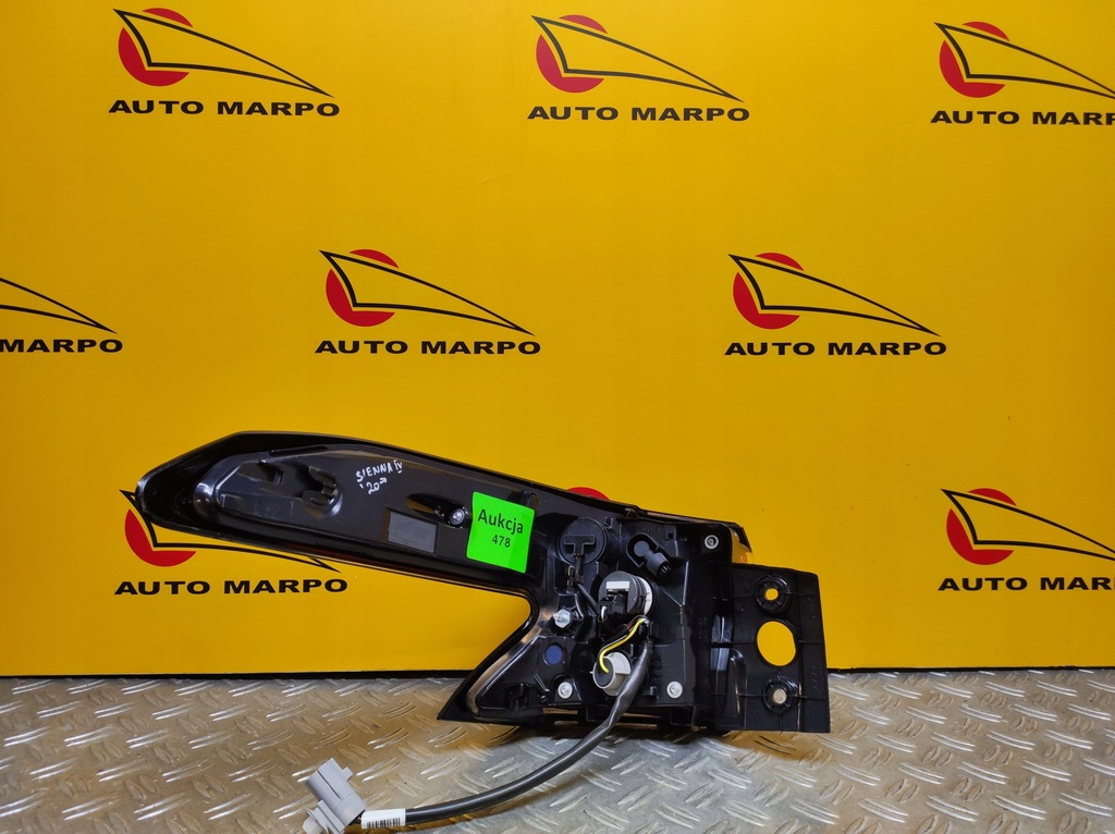 фото №6, Toyota sienna 2020- лампа задняя правая led usa