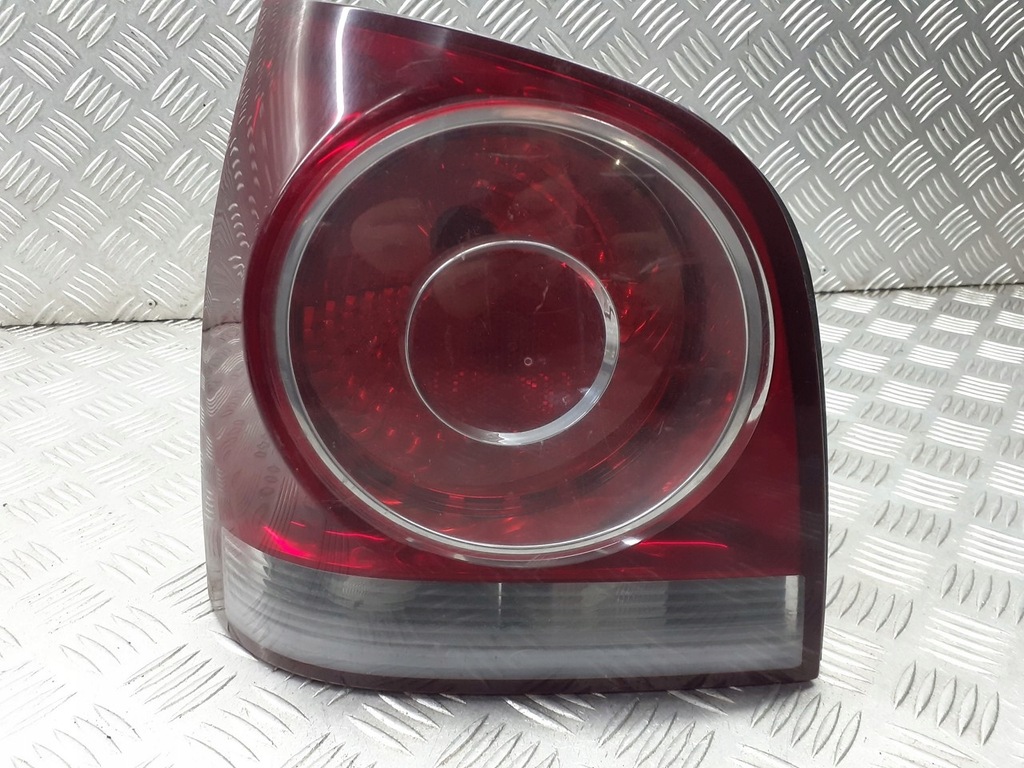 фото №1, Лампа левая задняя vw polo 9n 1.4 tdi 965347