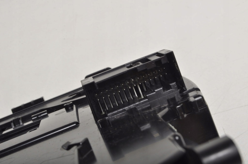 фото №6, Mercedes klasa c w205 освітлення лампа кабіни салону 0009008207