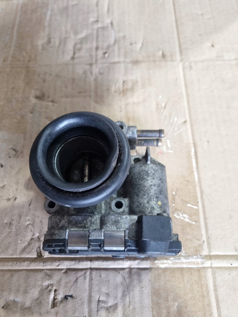 Купить Toyota оригинальный номер 22030-0q010-a yaris дроссельная заслонка