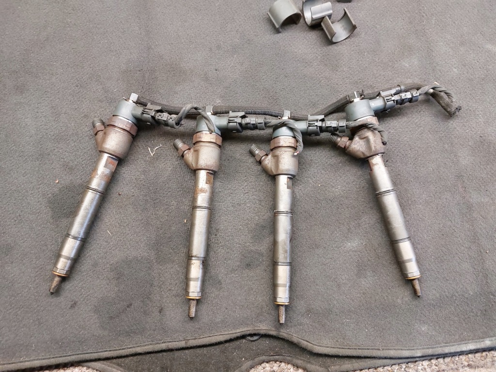 фото №1, Инжектор форсунка kia hyundai 1.6 crdi