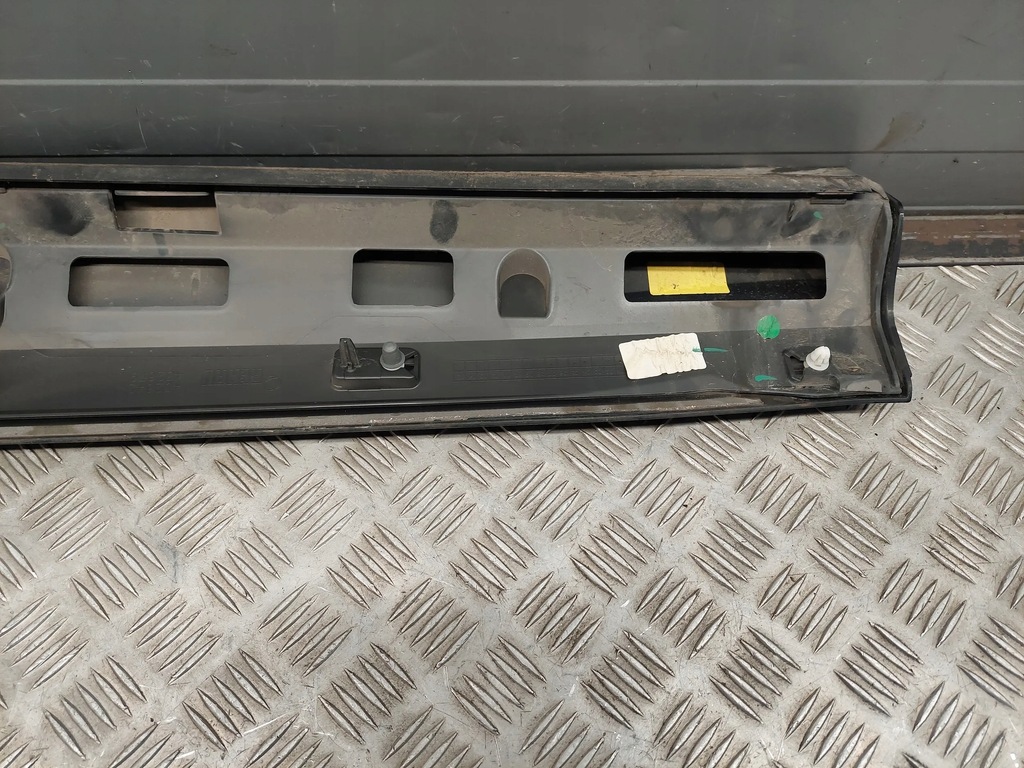 фото №5, Audi q3 f3 83a853960a перед сторона правая накладки