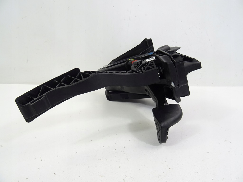 фото №8, Vw t-roc педаль газа тормоза колодка 5q1721058dm