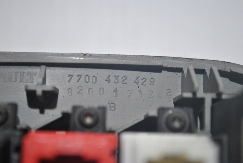 фото №8, Панель перемикачів renault scenic i 7700433081