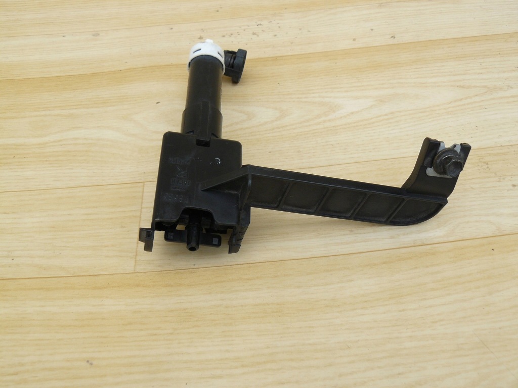 фото №2, Омыватель фара лампы lexus is220 оригинал