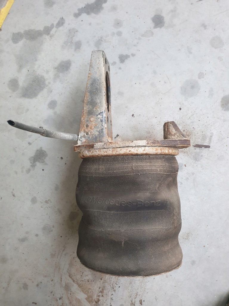 Купити Actros mp4 arocs подушка підвіска osi wleczonej поворотна 9603201621