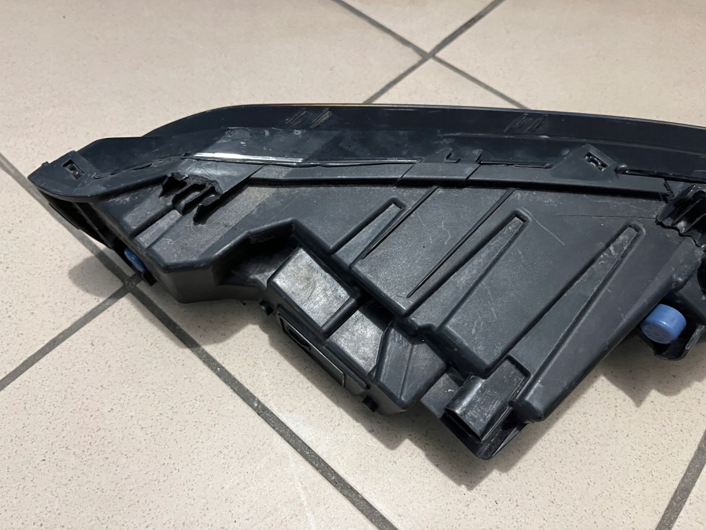 фото №13, Skoda superb iii 3 lift лампа противотуманная фара правый