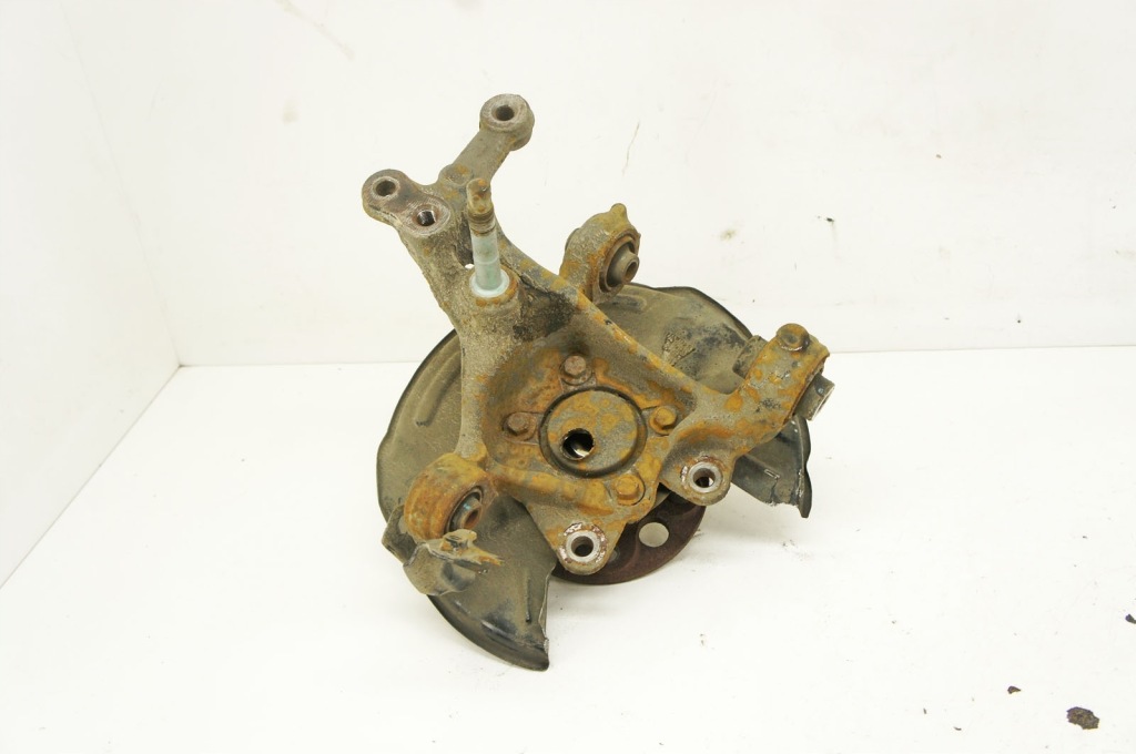 Ss376 toyota corolla e21 xii 1.2i поворотний кулак ступиця лівий задній в Україні