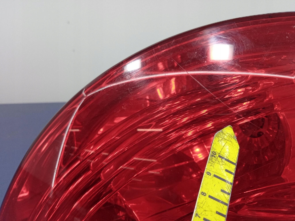 фото №7, Peugeot 308 i t7 sw kombi лампа задня права задня 96814438xt