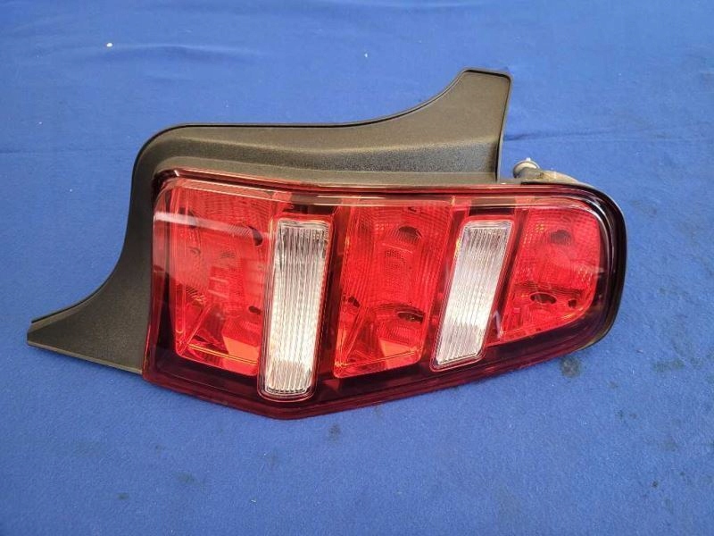 фото №1, 2010-2012 mustang лампа задня задня права оригінальна