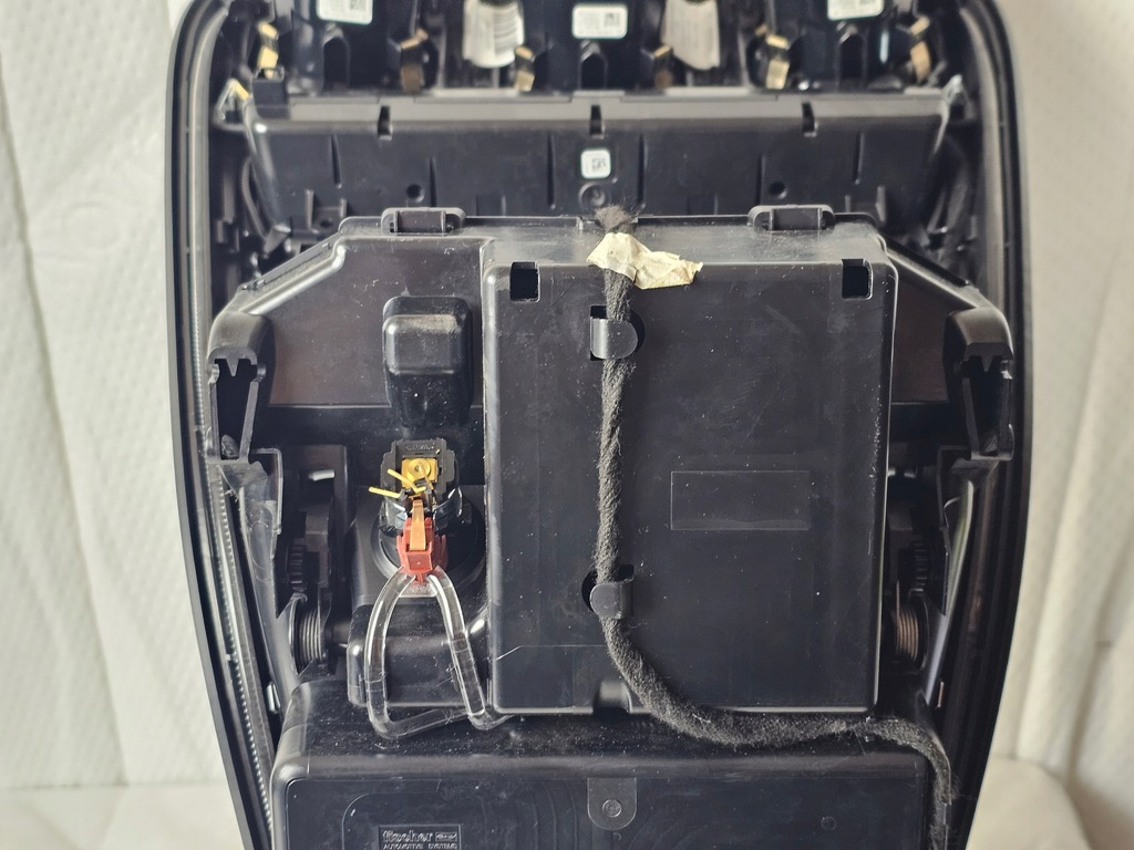 фото №13, Dekor тунель панель середній керування перемикач консолі mercedes w205