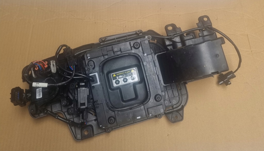 фото №13, Hyundai kona electric lift крышка заглушка разъём зарядки 86340-k4aa0