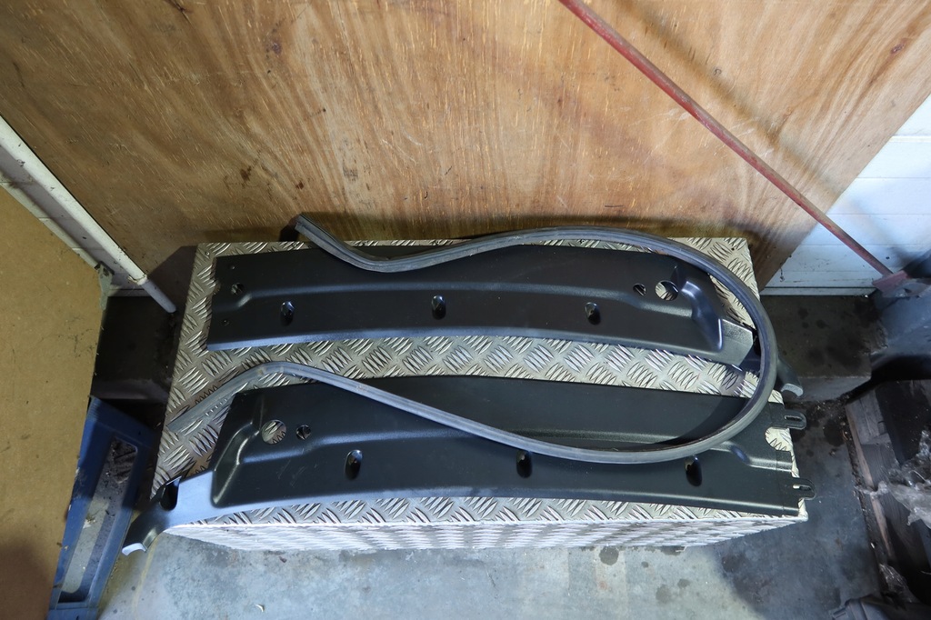 фото №1, Жабо левая правое прокладка iveco daily iii