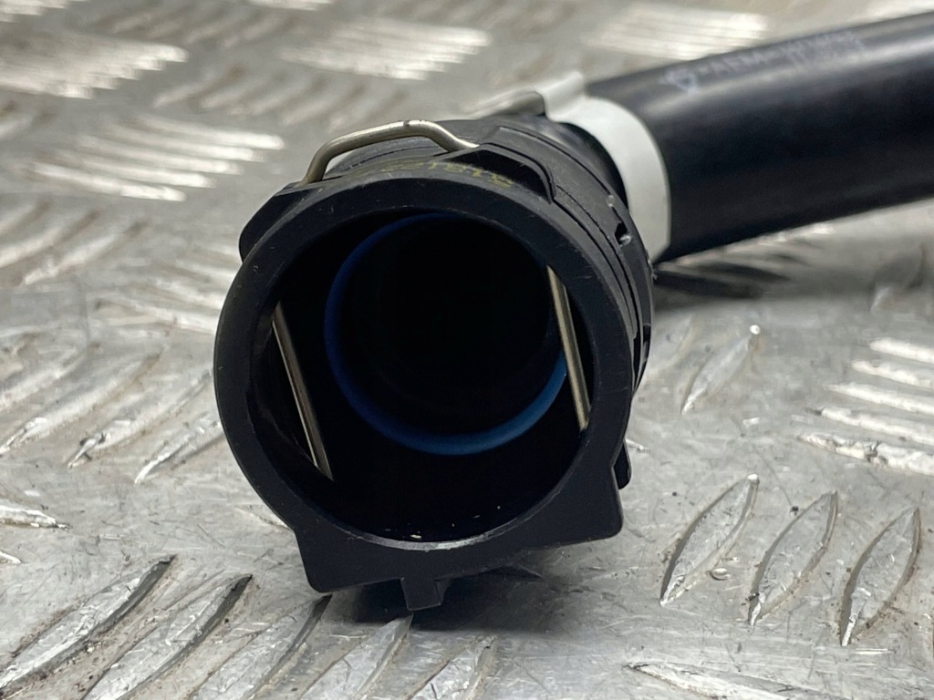 Bmw оригинальный номер 8597016 x2 u10 шланг пабтрубок  труба вентиляционная сливная Недорого