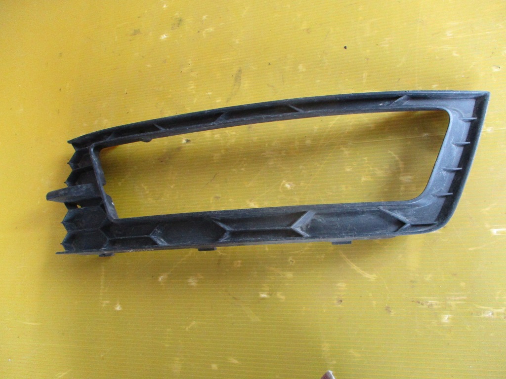 фото №1, 1124/25 решітка бампера лівий перед skoda rapid 5ja807681