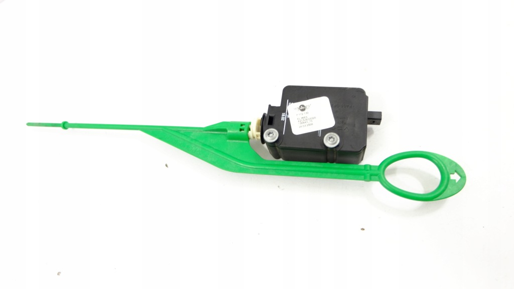 фото №1, Mini cooper r52 cabrio привод крышка заливной топлива 7112132