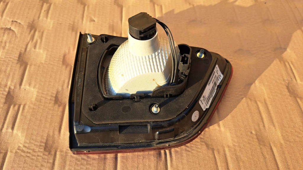 фото №2, Renault kadjar - лампа задня w кришка led