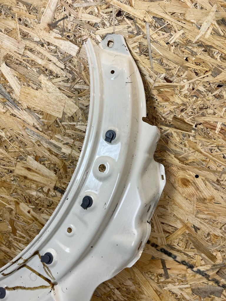 Крыло  левое  mini cooper r56 r55 код лакокрасочного покрытия 850/0 Доставка