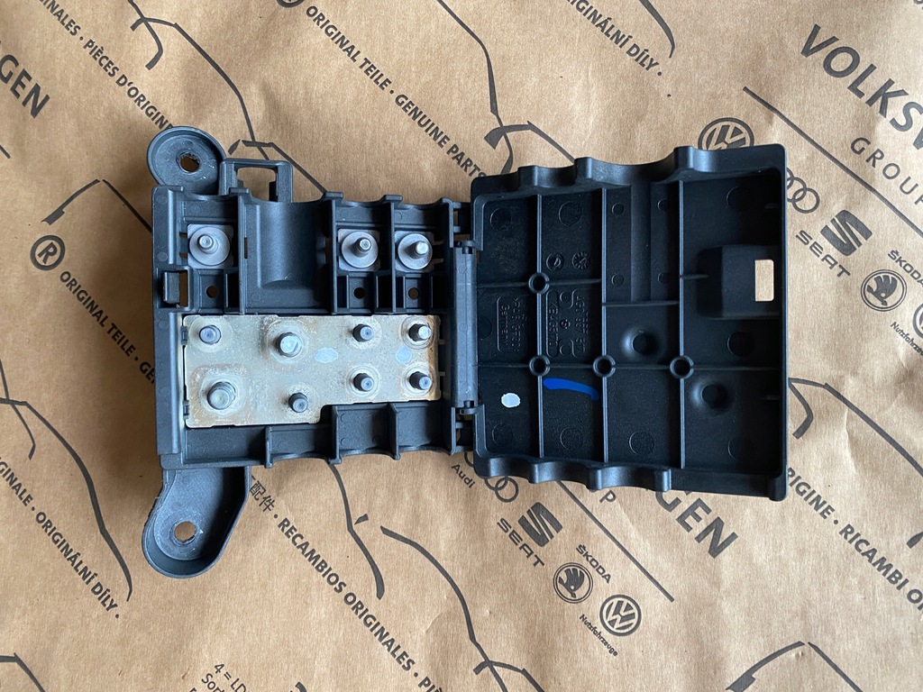 фото №8, Audi a7 4g lift розподільник струму коробка запобіжників 4g093751 28km