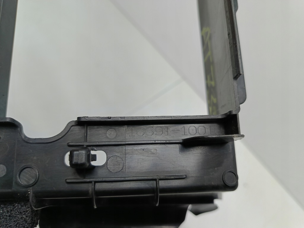 фото №11, Toyota bz4x bz4x ev 23- повітропровід повітря впуск панель рамка 16691-10010