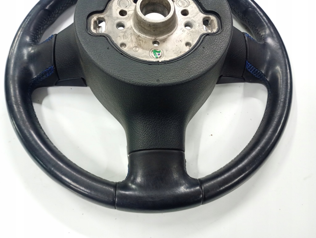 фото №16, Vw golf v + plus воздуховод обшита кожаный руль колесо руля