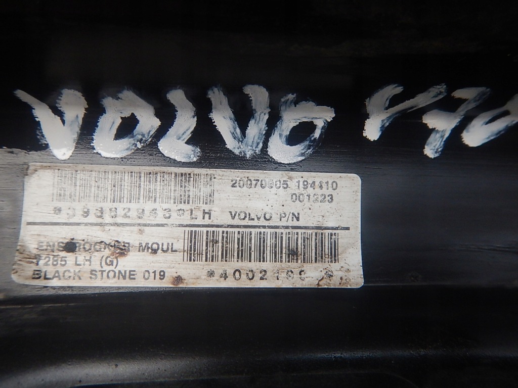 фото №4, Volvo v70 iii 07- ліва молдинг поріг