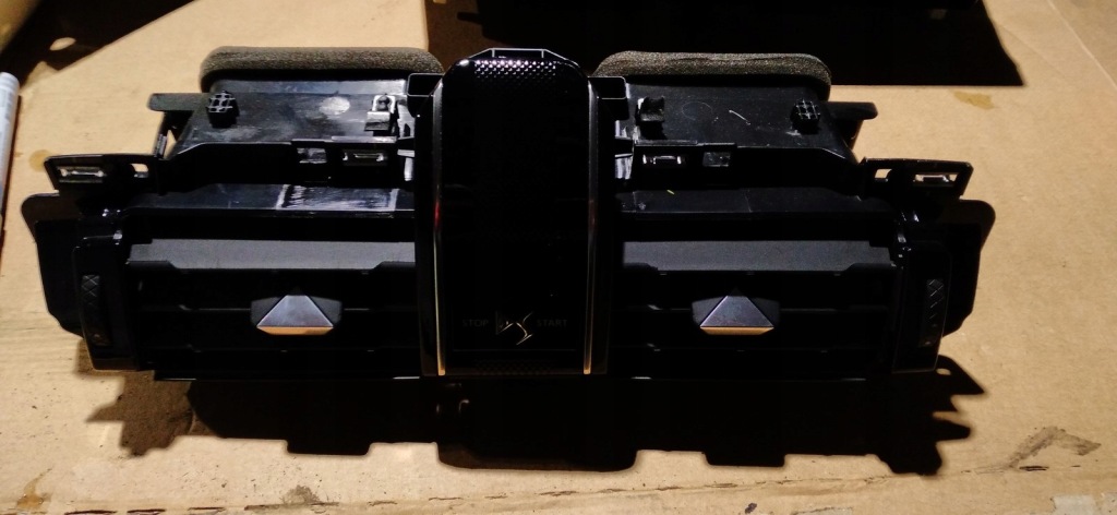 фото №1, Citroen ds7 решётка обдув средняя 98163051dx