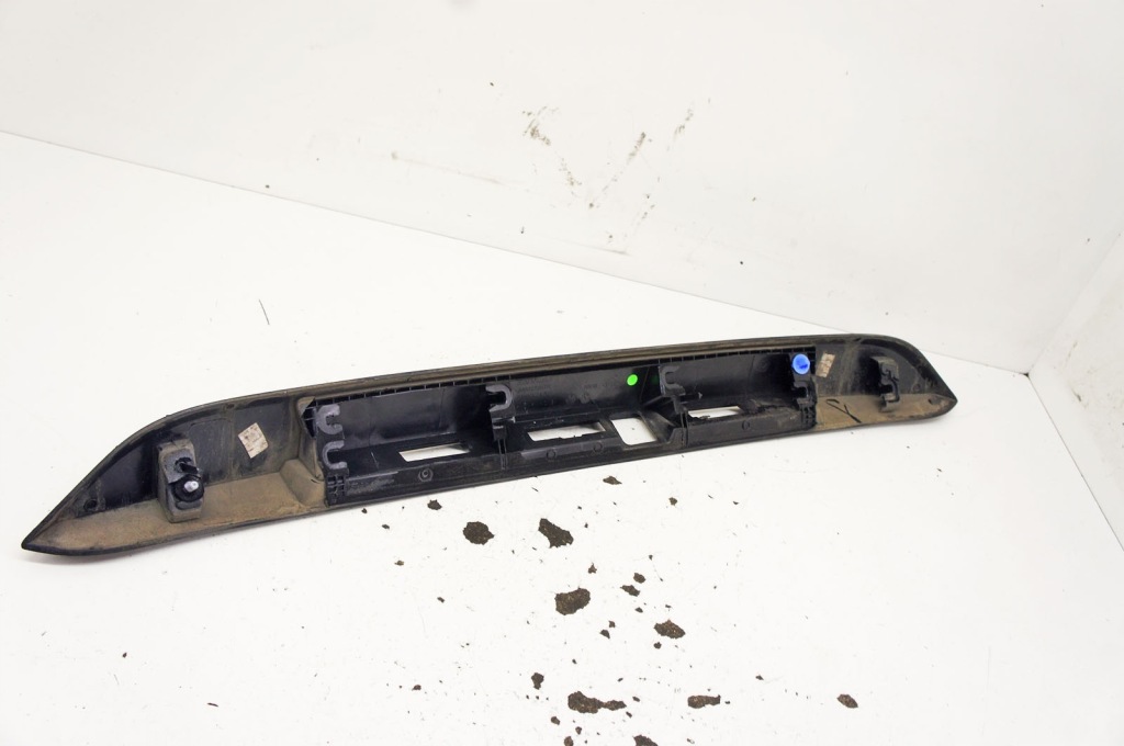 Vb045 dacia duster 2 молдинг накладка кришки багажника в Україні