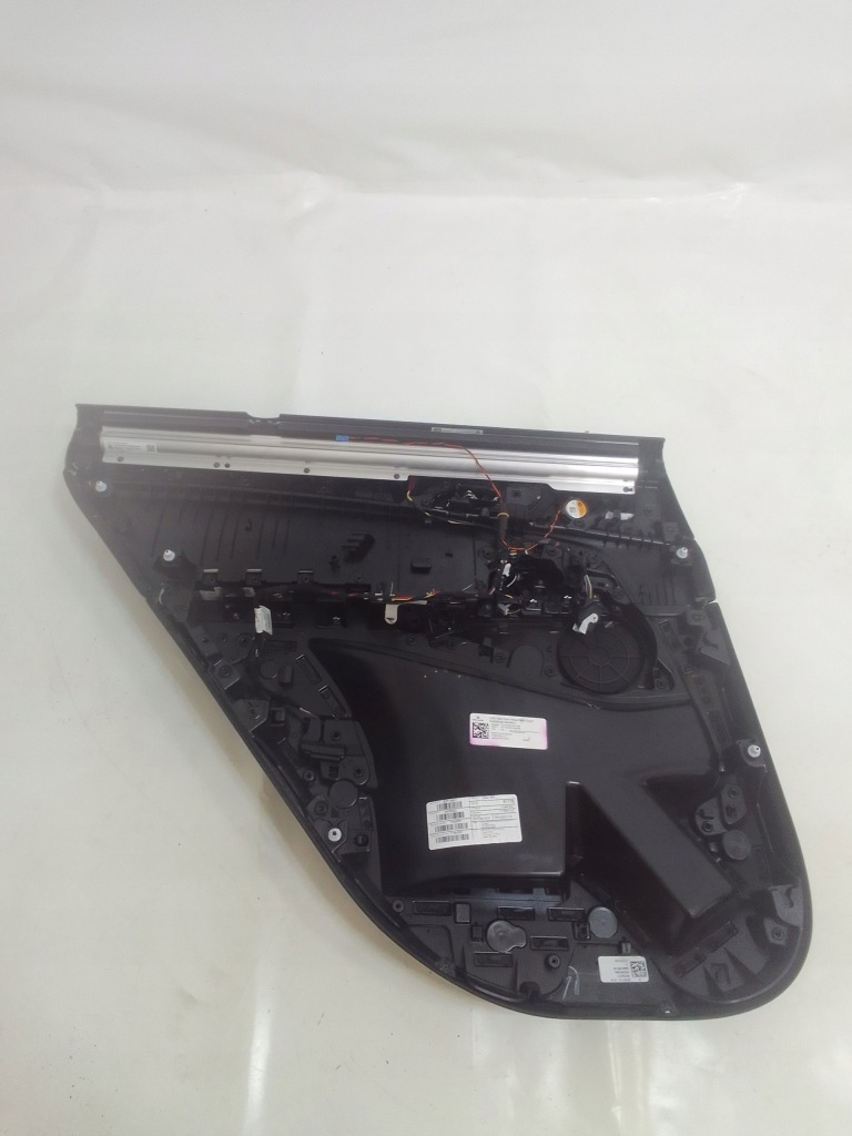 Bmw x5 g05 19- обшивка дверь правый задний  62515931 америка Цена