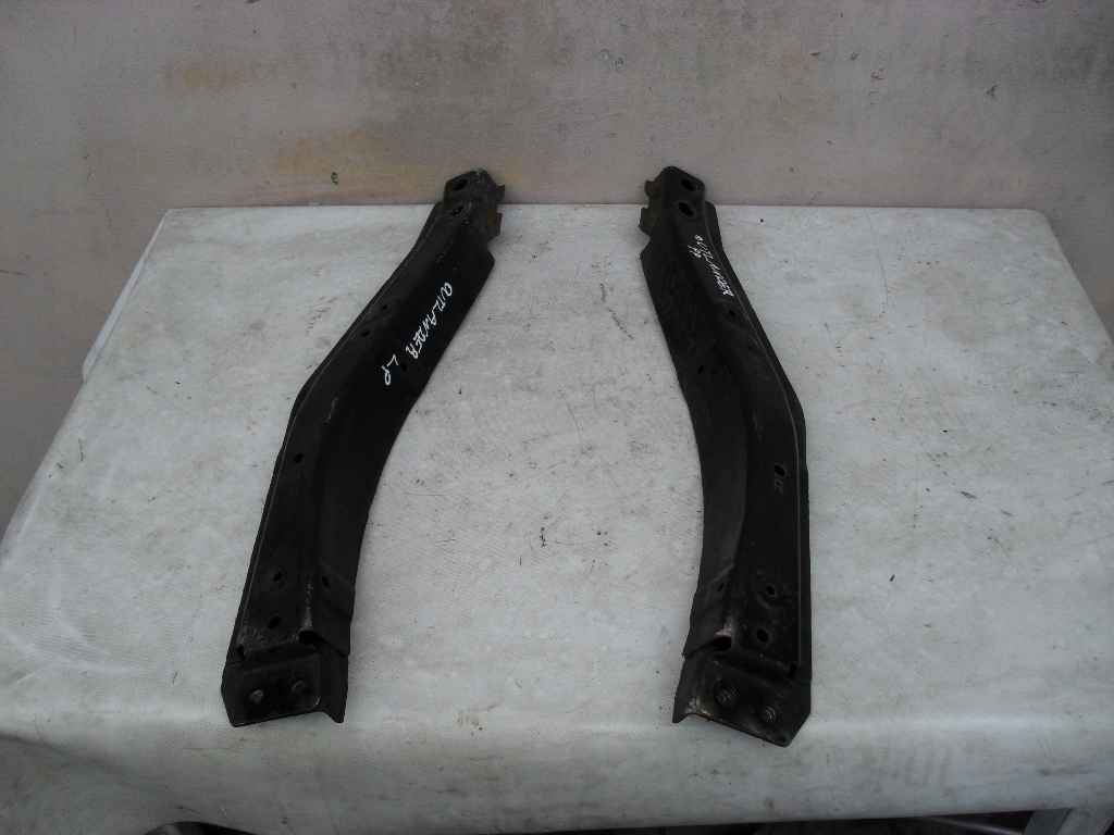 фото №1, Outlander iii 2012- 2.0 подрамник кронштейн кронштейн левый