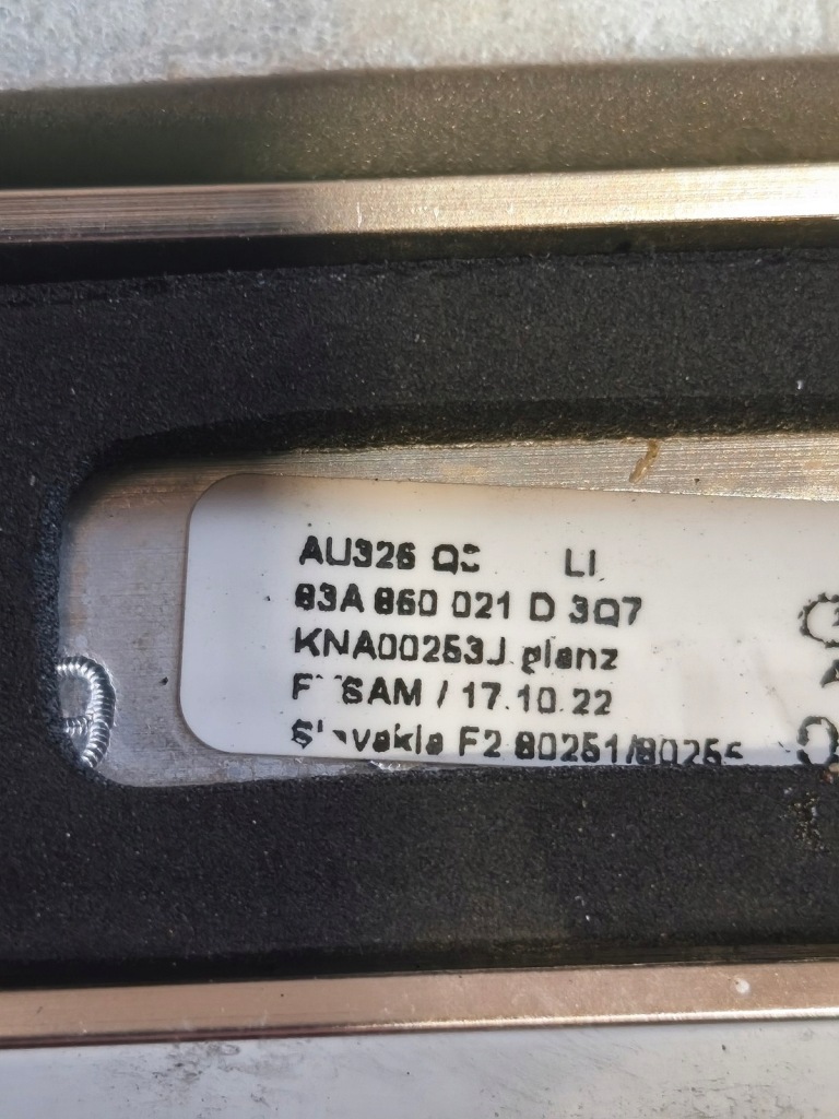 Audi q3 2 83a рейлинги кровельные левое  83a860021d правый  83a860022d Киев