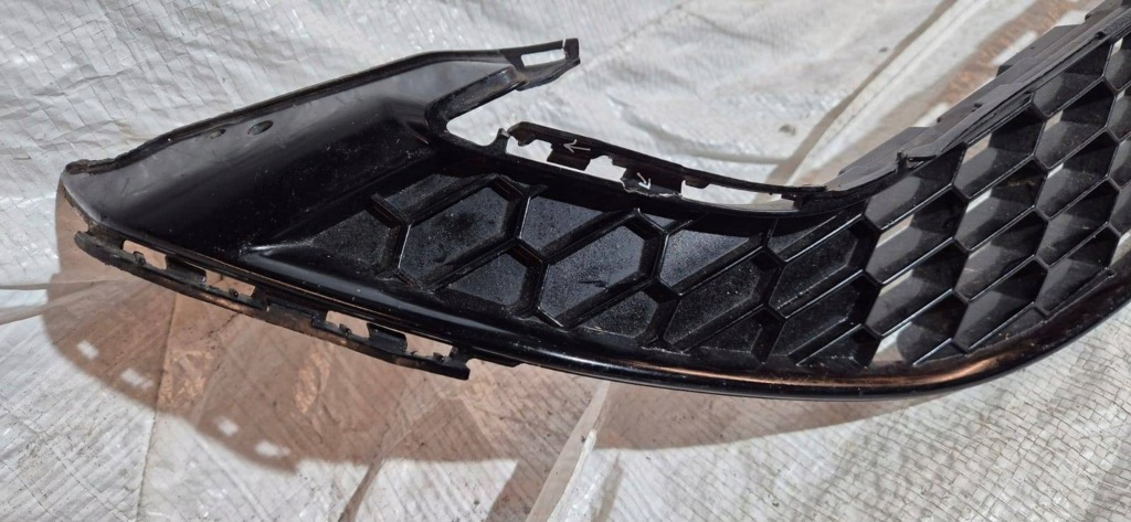 Купить Решётка средняя бампера перед ford focus mk3 рестайлинг  stline