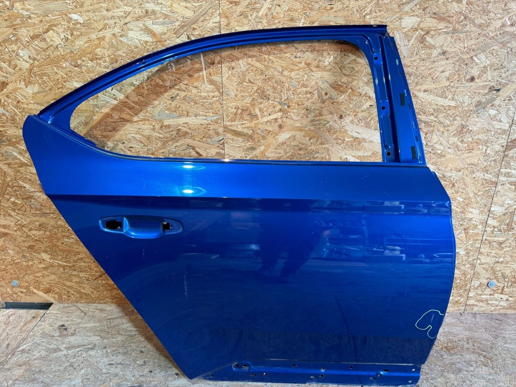 фото №1, Skoda superb 3 iii 3v5 праве двері задня sedan 2015-