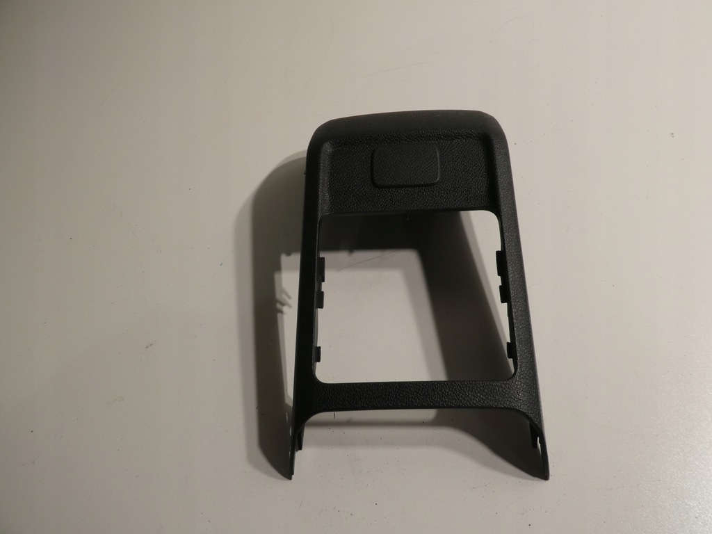 фото №1, Vw scirocco рамка заглушка тунель 1q0863289e