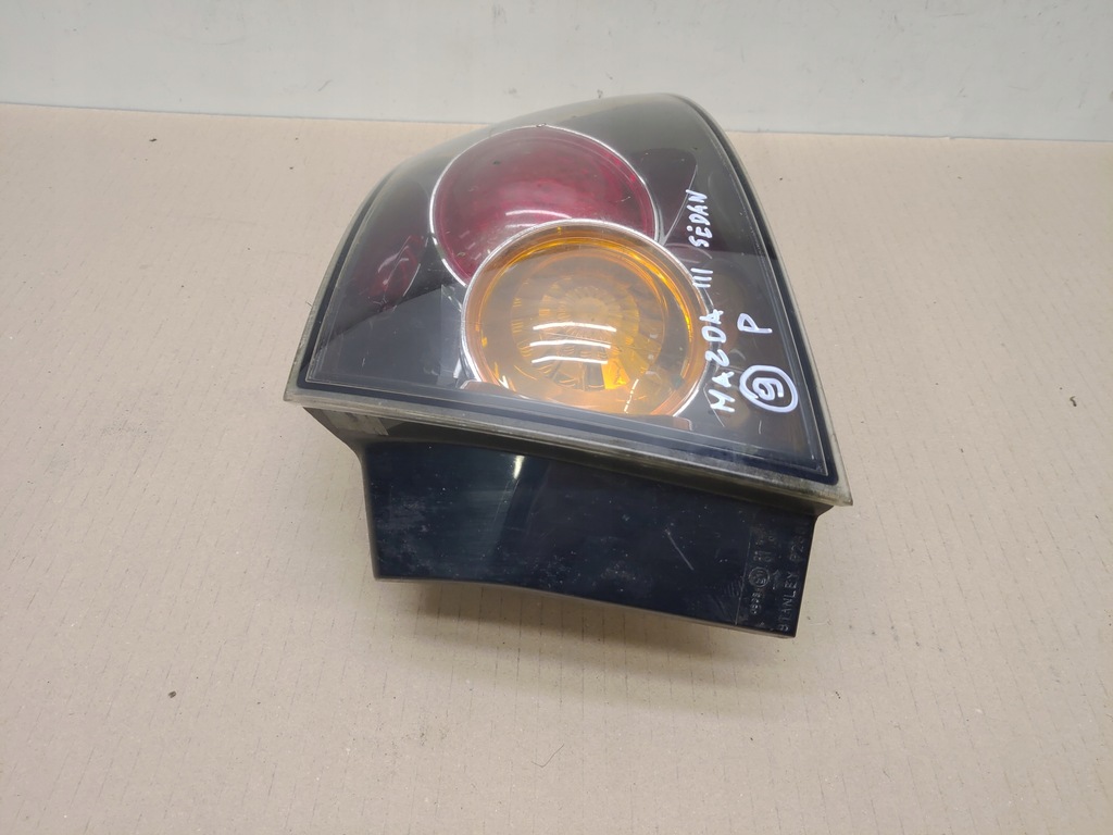 фото №6, Лампа правая задняя задняя w крыло mazda iii 3 bk sedan sport 2003-