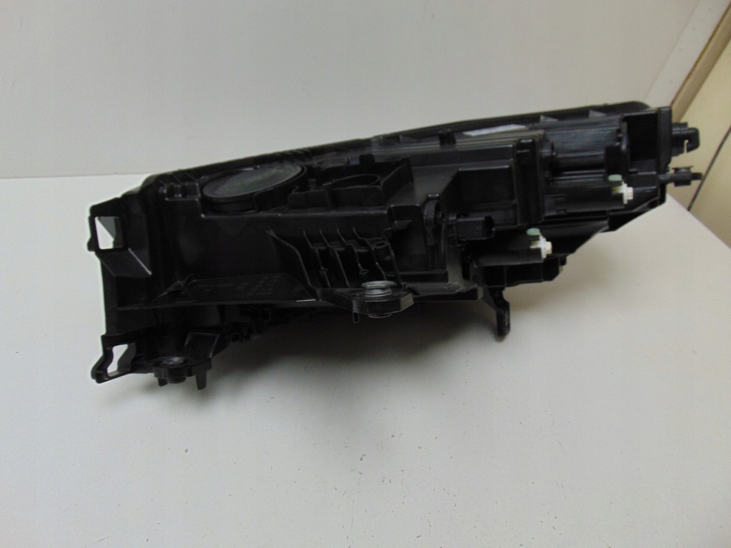 фото №13, Лампа правая перед skoda enyaq 5lb941016f europa