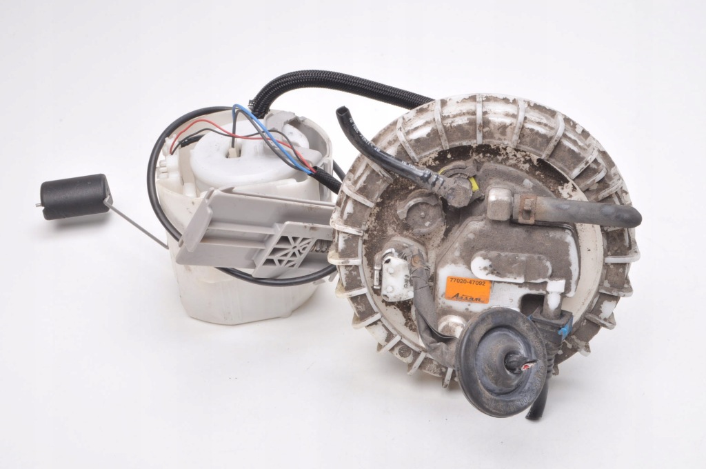 фото №1, Lexus ct 200h 1.8 16v насос пального 77020-47092