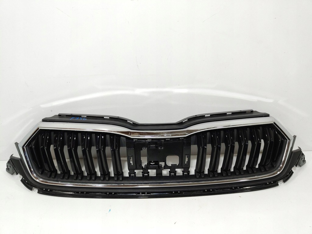 фото №1, Skoda octavia iv решётка радиатора решётка радиатора бампера 5e3853653c + рамка хромированная